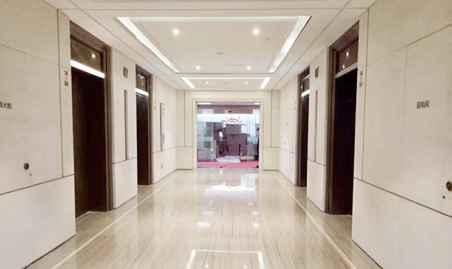 天润财富中心电梯间